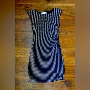 Loft. Form-Fitting Dress. Size XS. Black and White.